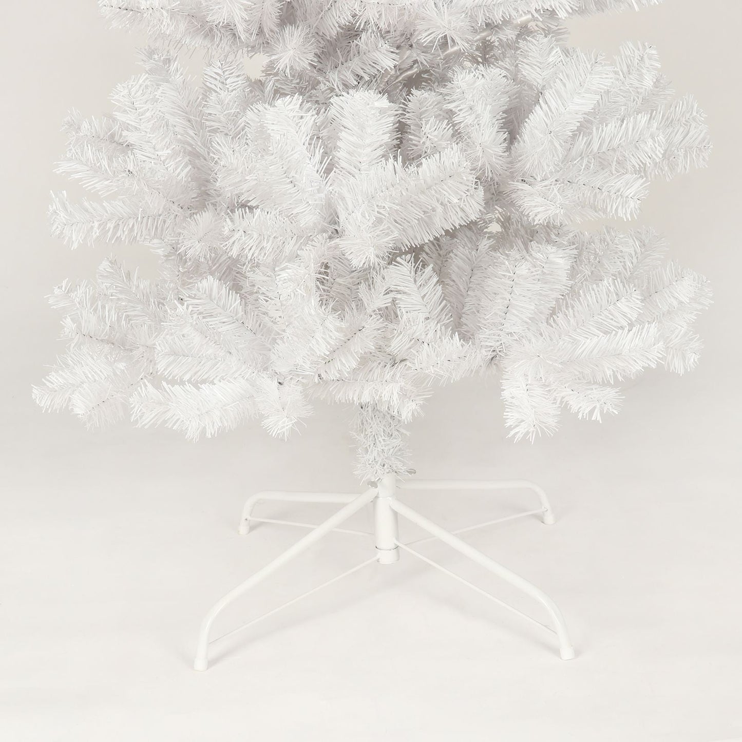 Arbre de Noël artificiel mince blanc de 7,5 pieds avec support en métal pliable – Parfait pour les petits espaces et la décoration des fêtes 2024