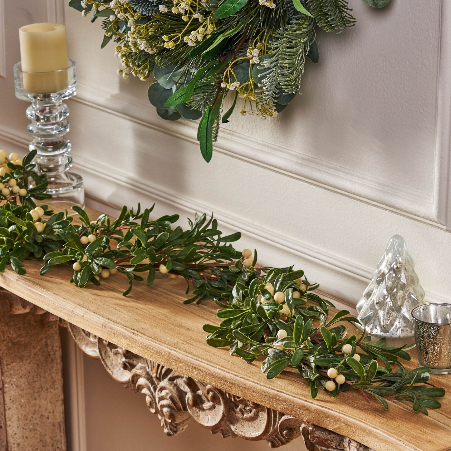54" Guirlande d'hiver Snowberry Green – Feuillage naturel avec des baies blanches, parfait pour la décoration intérieure, Noël 2024