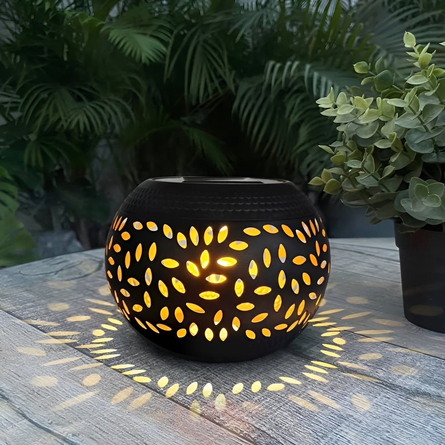 Élégante lumière solaire de jardin avec des points - Éclairage d'extérieur ambiance