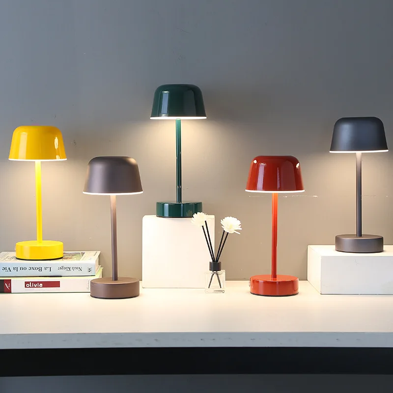 Lampe de table LED colorée