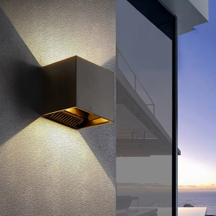 Floroux - Applique extérieure LED élégante pour vos espaces extérieurs