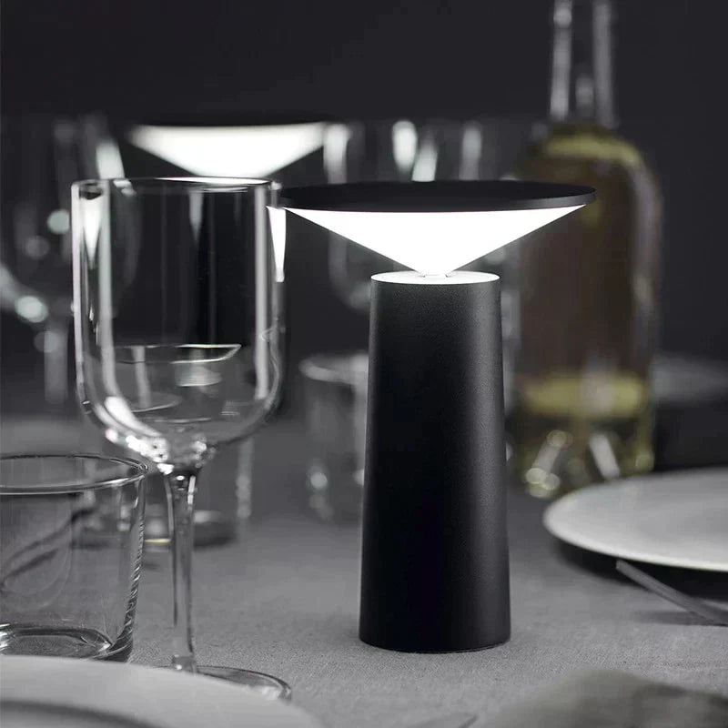 FlexiLume – Lampe LED Extérieure avec Bras Ajustable et Éclairage Pivotant