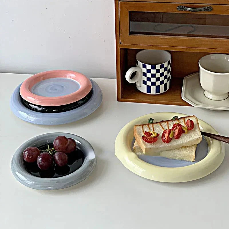 Assiette dodue en couleurs pastel de style coréen