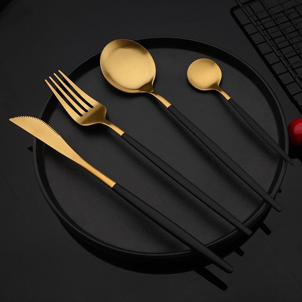 RoyalGlimmer Ensemble de Couverts Dorés - Ensemble de Couverts Dorés pour une Table Luxueuse