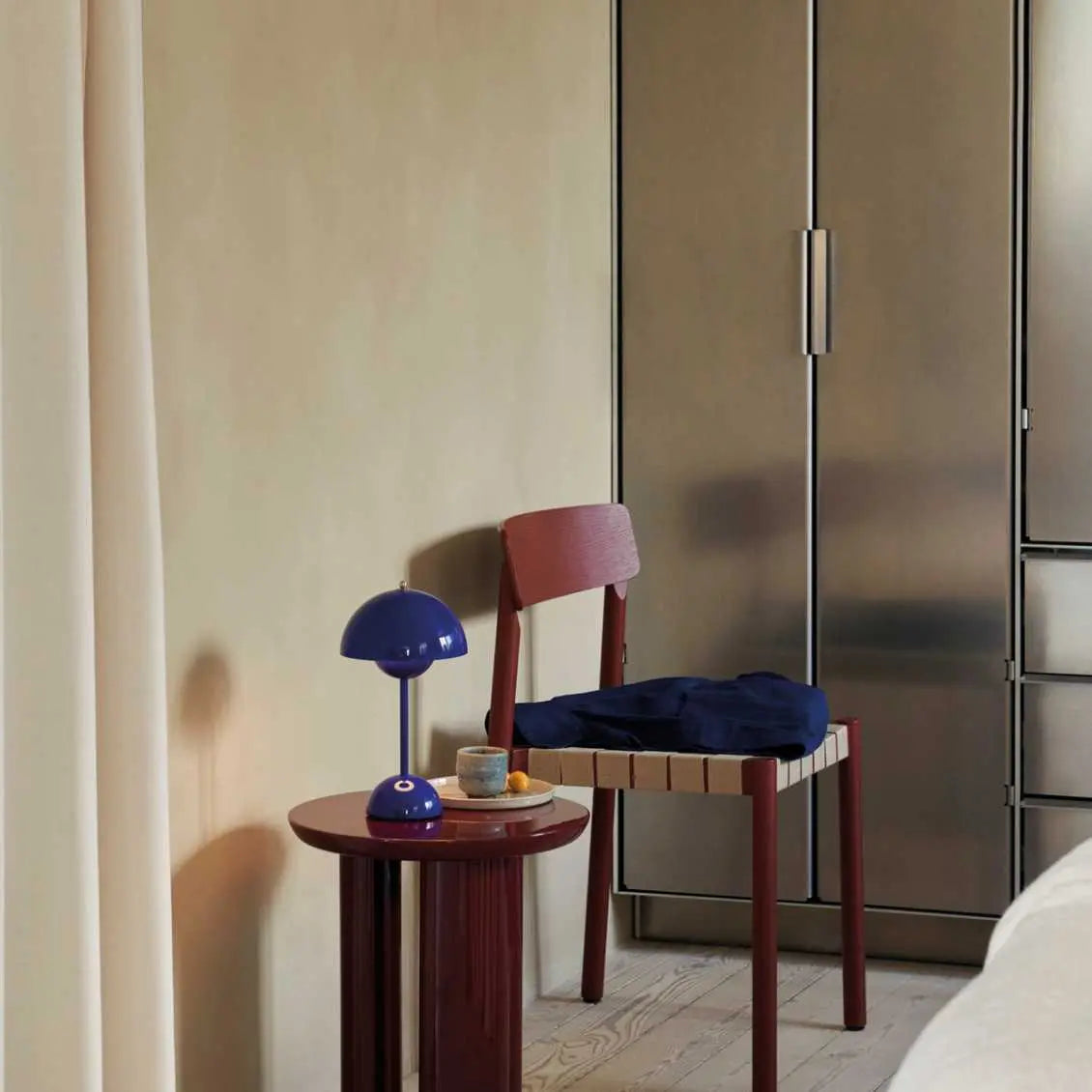 Lumière Lunaire - Lampe de Table LED pour une Ambiance Moderne