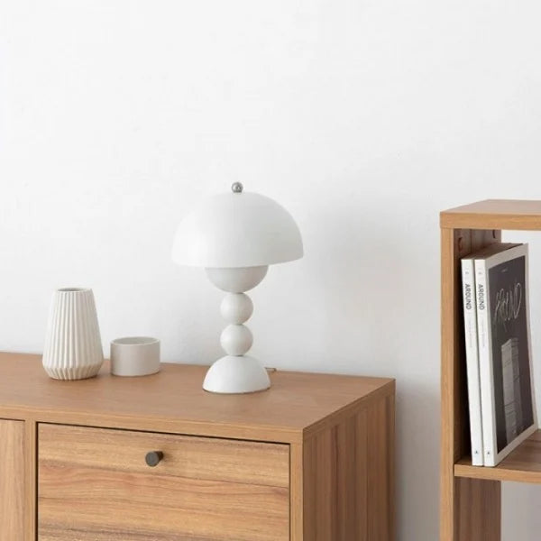 LumiFleur – Lampe de table portable et élégante