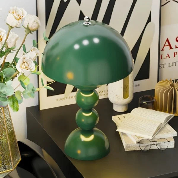 LumiFleur – Lampe de table portable et élégante