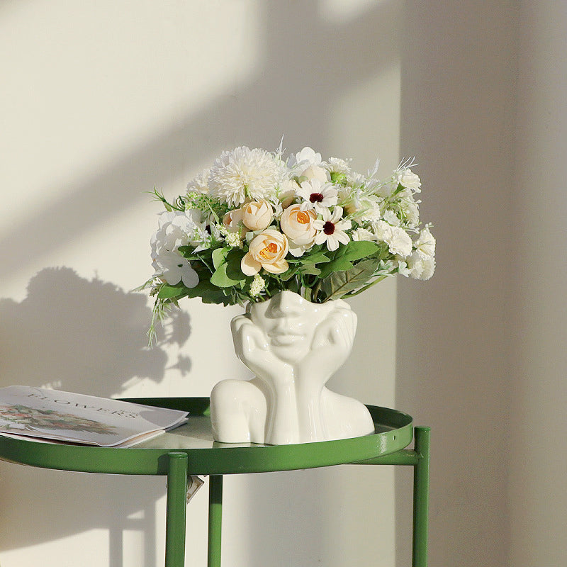 Vase en céramique figure de fille blanche Floroux