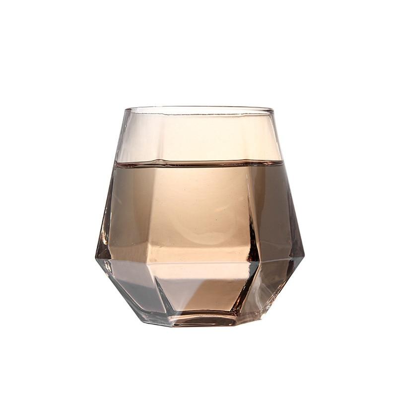 Vaisselle à boire avec des diamants