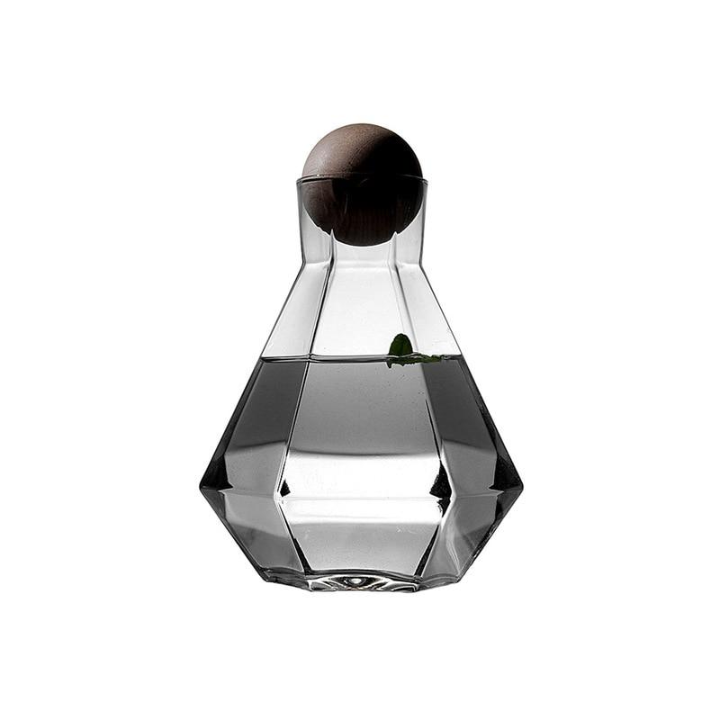 Vaisselle à boire avec des diamants
