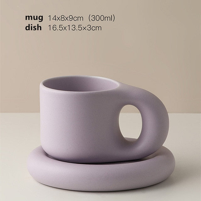Élégance Intemporelle - Ensemble de Tasse et Soucoupe en Porcelaine Minimaliste