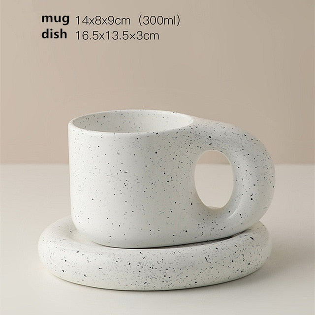 Élégance Intemporelle - Ensemble de Tasse et Soucoupe en Porcelaine Minimaliste