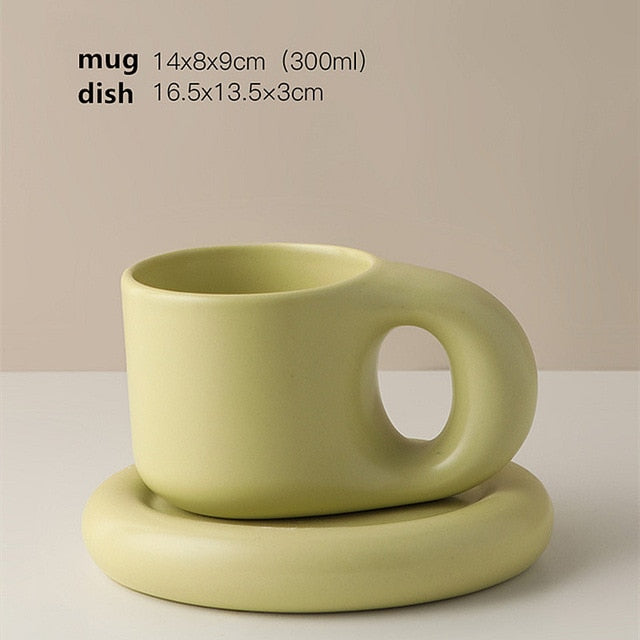 Élégance Intemporelle - Ensemble de Tasse et Soucoupe en Porcelaine Minimaliste