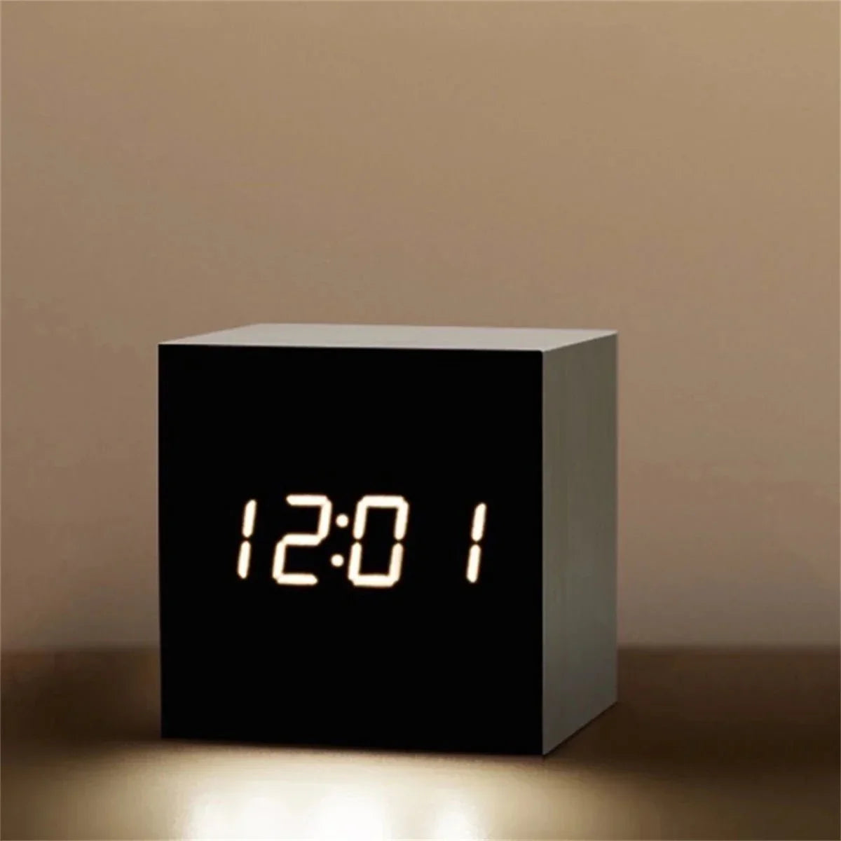 Réveil LED numérique au style rétro