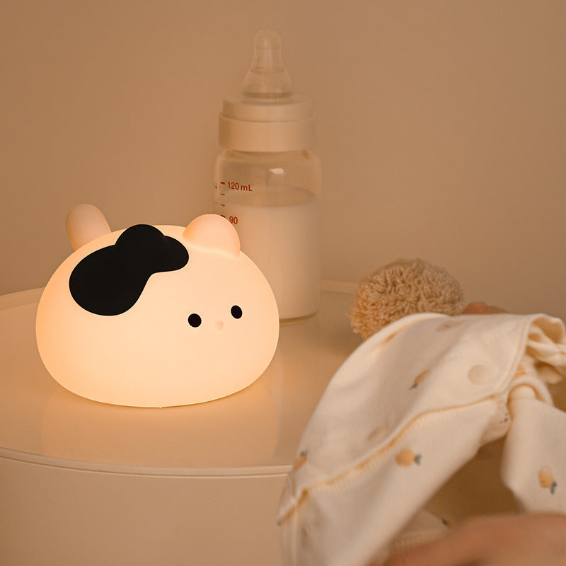 Vache en silicone qui couine avec chapeau - Lampe de nuit LED - Cadeau parfait pour les enfants et les filles