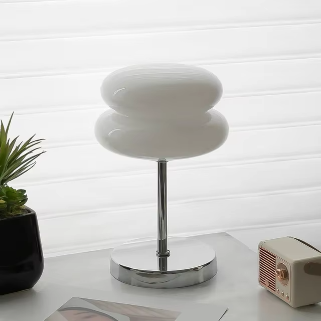 GlowZen | Élégante lampe de table en verre moderne avec LED