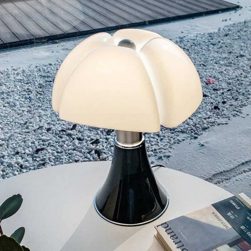 FloraLuxe - Élégante Lampe de Table à Fleurs pour Intérieur