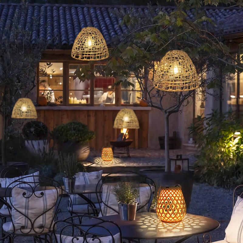 Floroux Solar Suspension Luminaire | Design en fer et rotin | Résistant aux intempéries | Éclairage LED | Pour terrasse & jardin