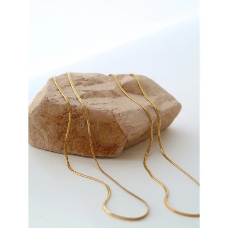 Collier serpent élégant et mince - Isis