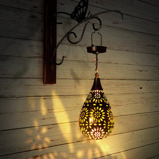 Lampe de jardin alimentée par énergie solaire et résistant aux intempéries – SolarLuxe