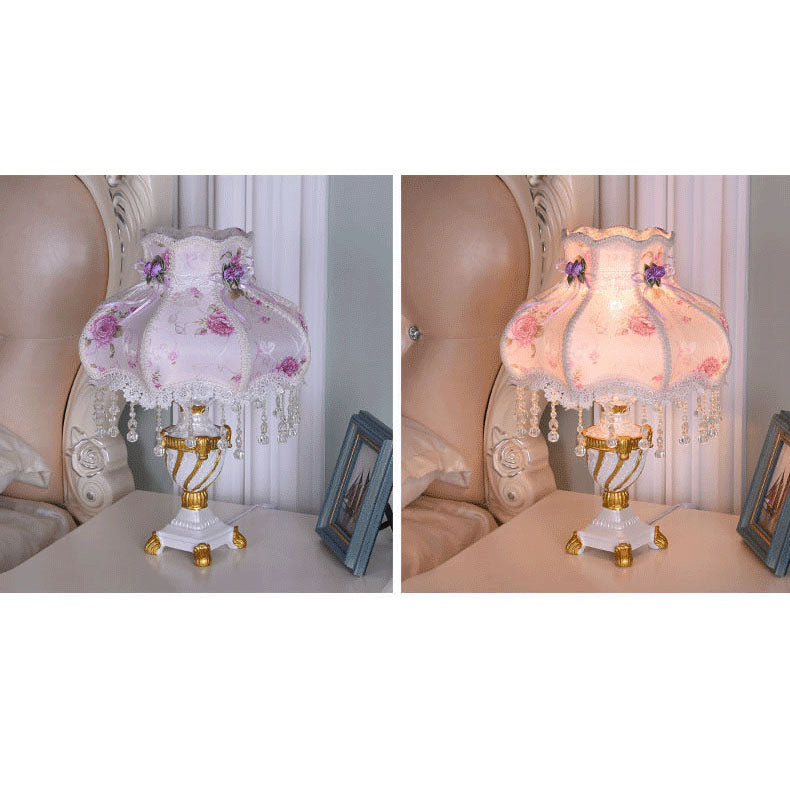 Floroux Lampe de Table Européenne | Tissu & Dentelle | Élégante Base en Résine Lumineuse | Décoration & Éclairage