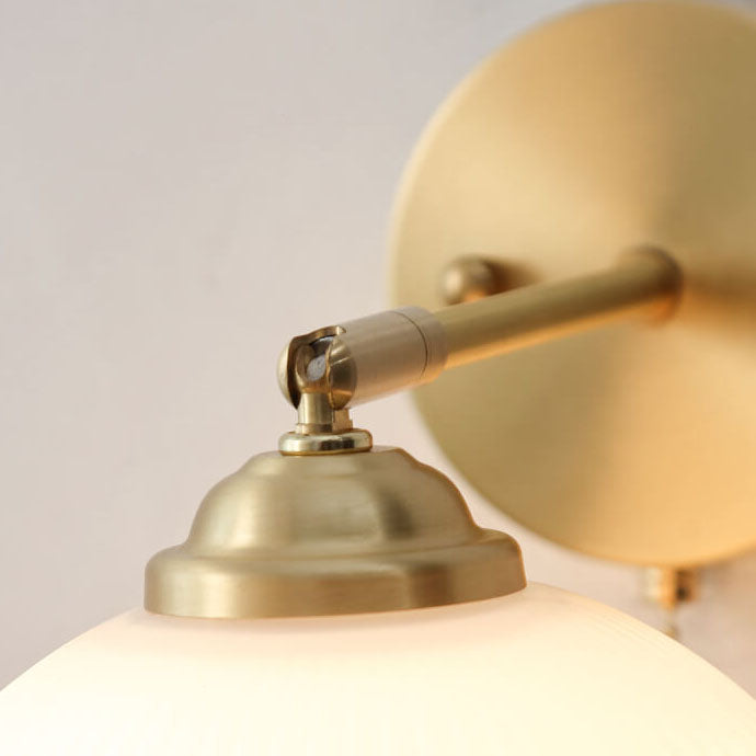 Floroux Applique murale Nordic avec interrupteur à tirage | Verre opale & Design en laiton | Lumière d’ambiance éclatante pour votre maison