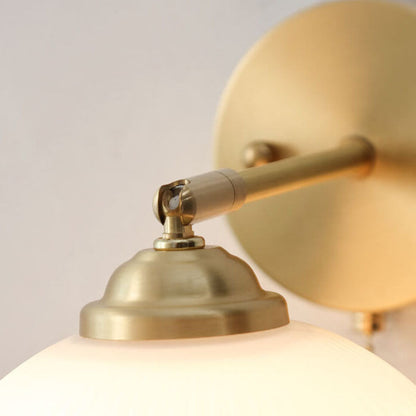 Floroux Applique murale Nordic avec interrupteur à tirage | Verre opale & Design en laiton | Lumière d’ambiance éclatante pour votre maison