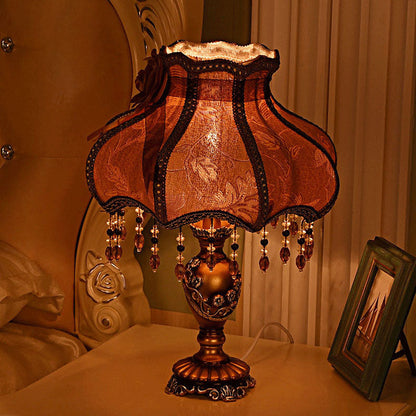 Floroux Lampe de Table Européenne | Tissu & Dentelle | Élégante Base en Résine Lumineuse | Décoration & Éclairage