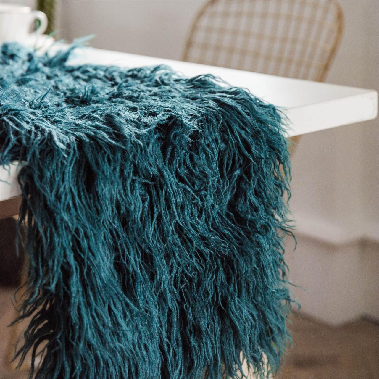 Couverture de table en fausse fourrure pour la fête Décor de banquet