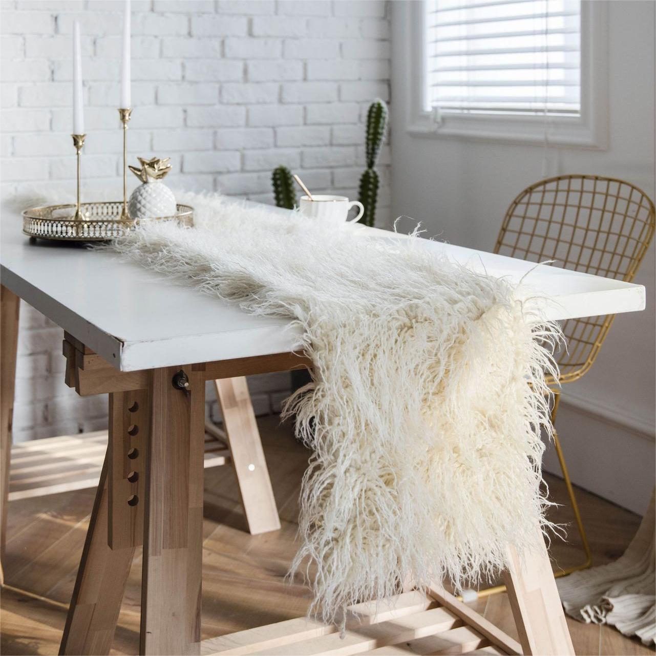 Couverture de table en fausse fourrure pour la fête Décor de banquet