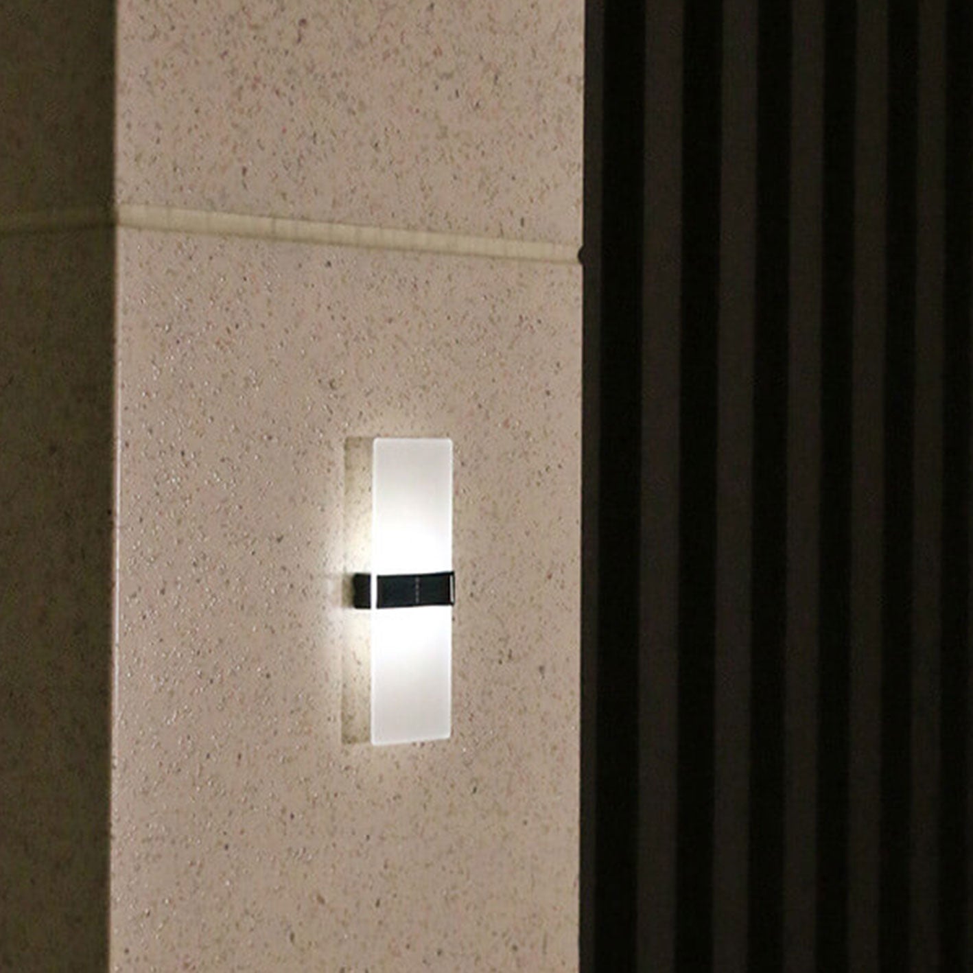 Floroux Lampe Murale Solaire LED | Résistante aux Intempéries | Éclairage Extérieur Alimenté par Solaire | Décor de Jardin & Terrasses