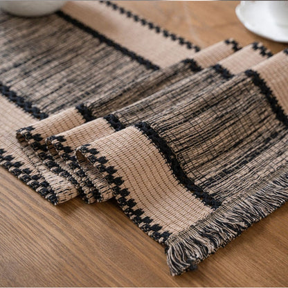 Couverture de table en crochet noir