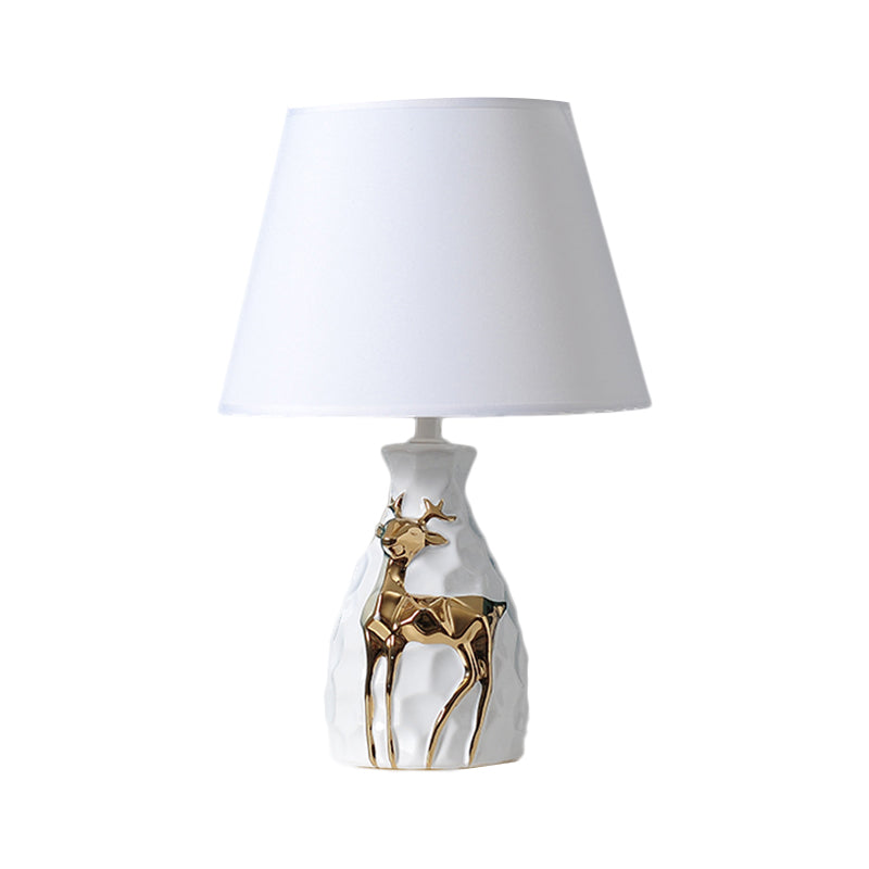 Floroux – Élégant vase cerf lampe de table pour une atmosphère chaleureuse