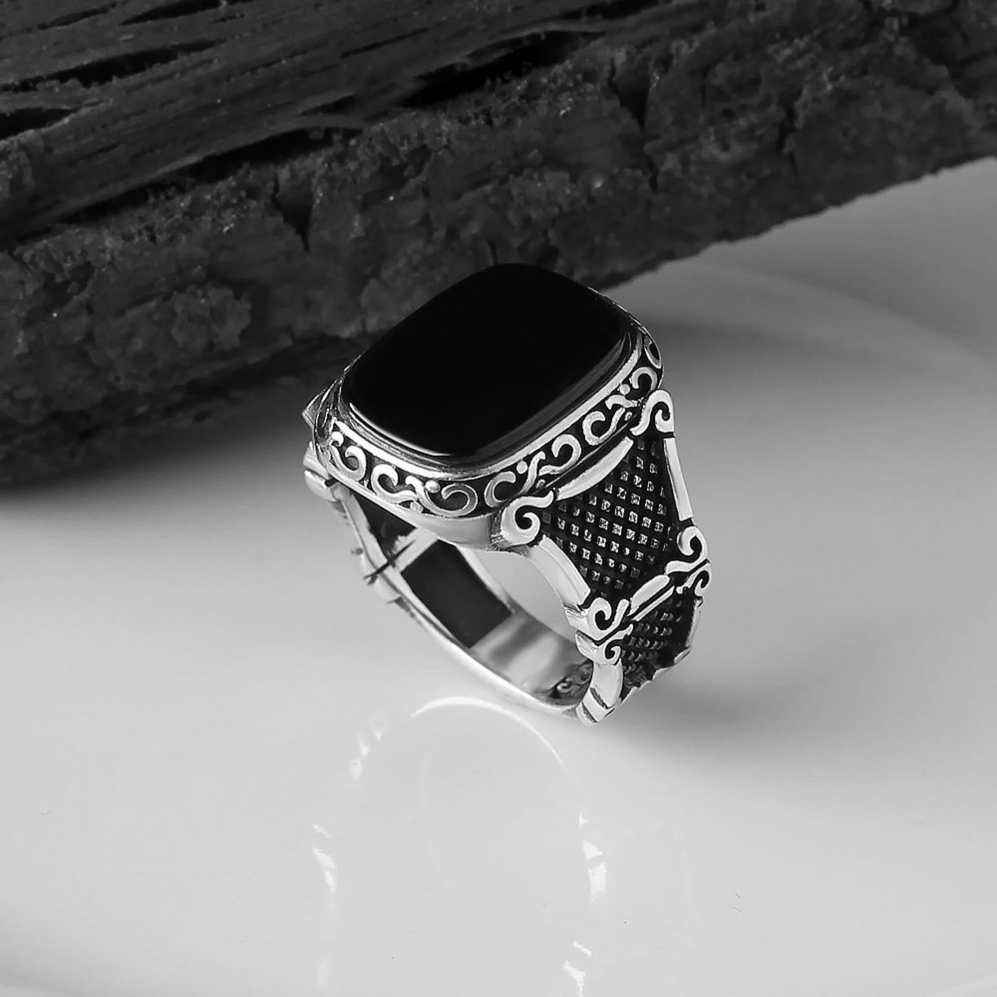 Bague élégante en onyx noir et argent pour l'homme moderne - Max