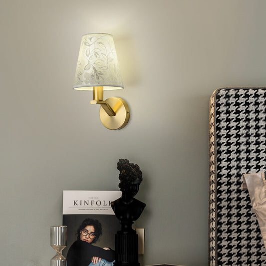 Floroux - Applique murale élégante avec abat-jour en tissu moderne et bras lumineux stylé