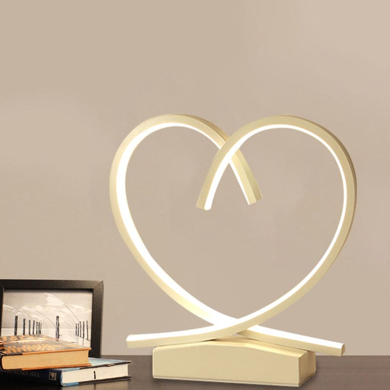 Floroux – Lampe de chevet charmante en bois avec design en cœur