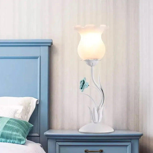 FleurieLuxe - Lampe de Table avec Design Floral pour Commode