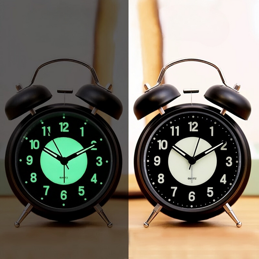 GlowClock – Réveil Métallique Éclairé Moderne Silencieux