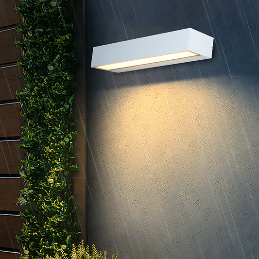 Floroux | Applique LED élégante et résistante aux intempéries pour les espaces extérieurs