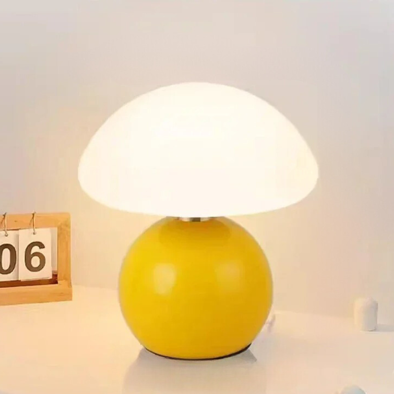Floroux – Lampe de table en céramique moderne crème en forme de champignon pour un éclairage convivial