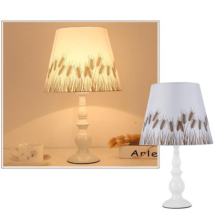 Floroux Lampe de Table Exclusive avec Abat-jour en Tissu | Motif Floral | Design de Vase | Fonction de Dimming LED | Éclairage Élégant pour la Maison