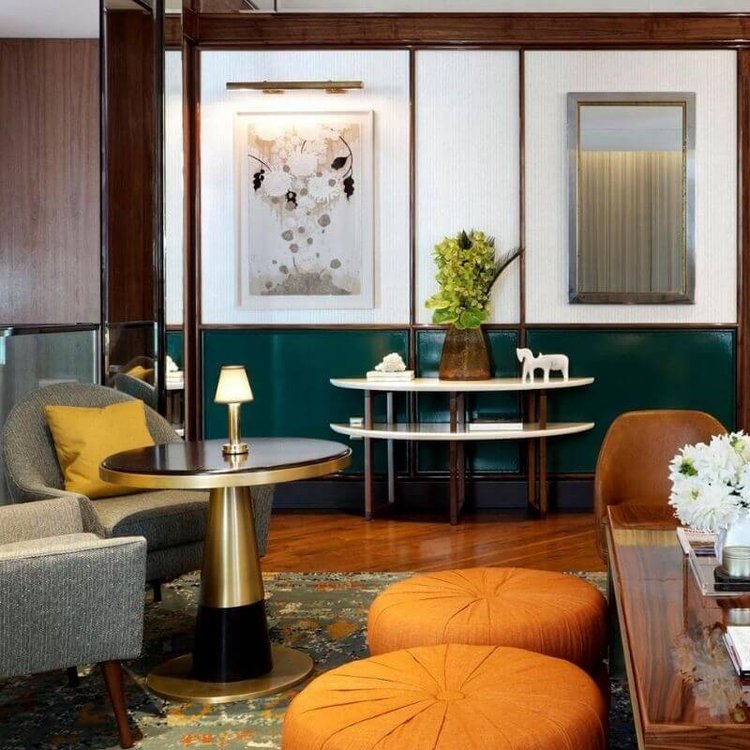 Élégance sans fil : Lampe de table en tissu dimmable de luxe