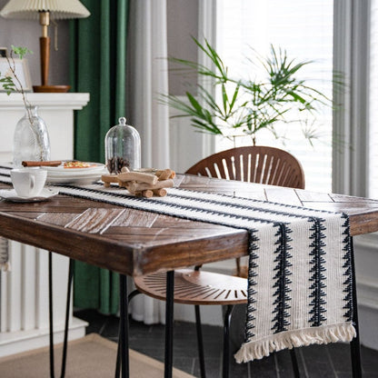 Couverture de table tissée en pin noir et blanc