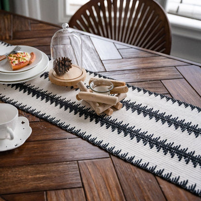 Couverture de table tissée en pin noir et blanc