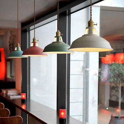 LumièreIndus – Lampe suspendue industrielle pour espaces de restauration