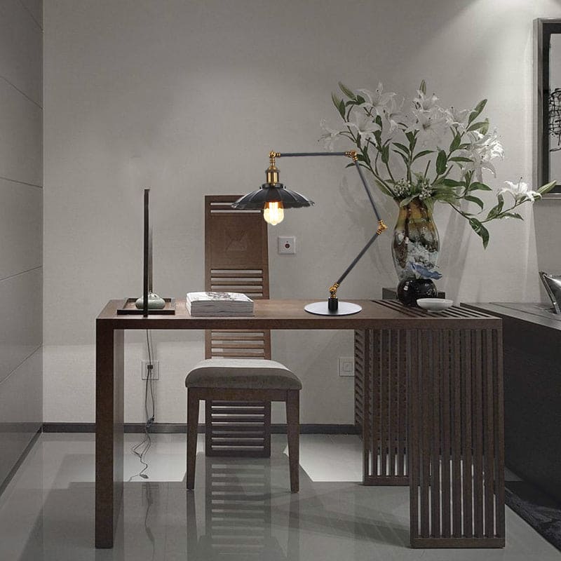 Floroux Glamour | Lampe de table en métal sculptural au style rétro