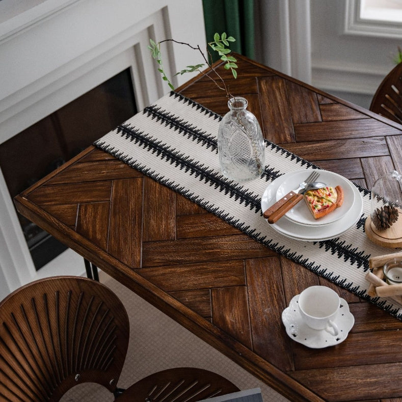 Couverture de table tissée en pin noir et blanc