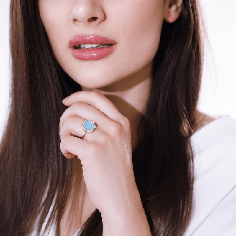 Elowen Glow Ring - Bague de Cocktail Mystique au Design Élégant