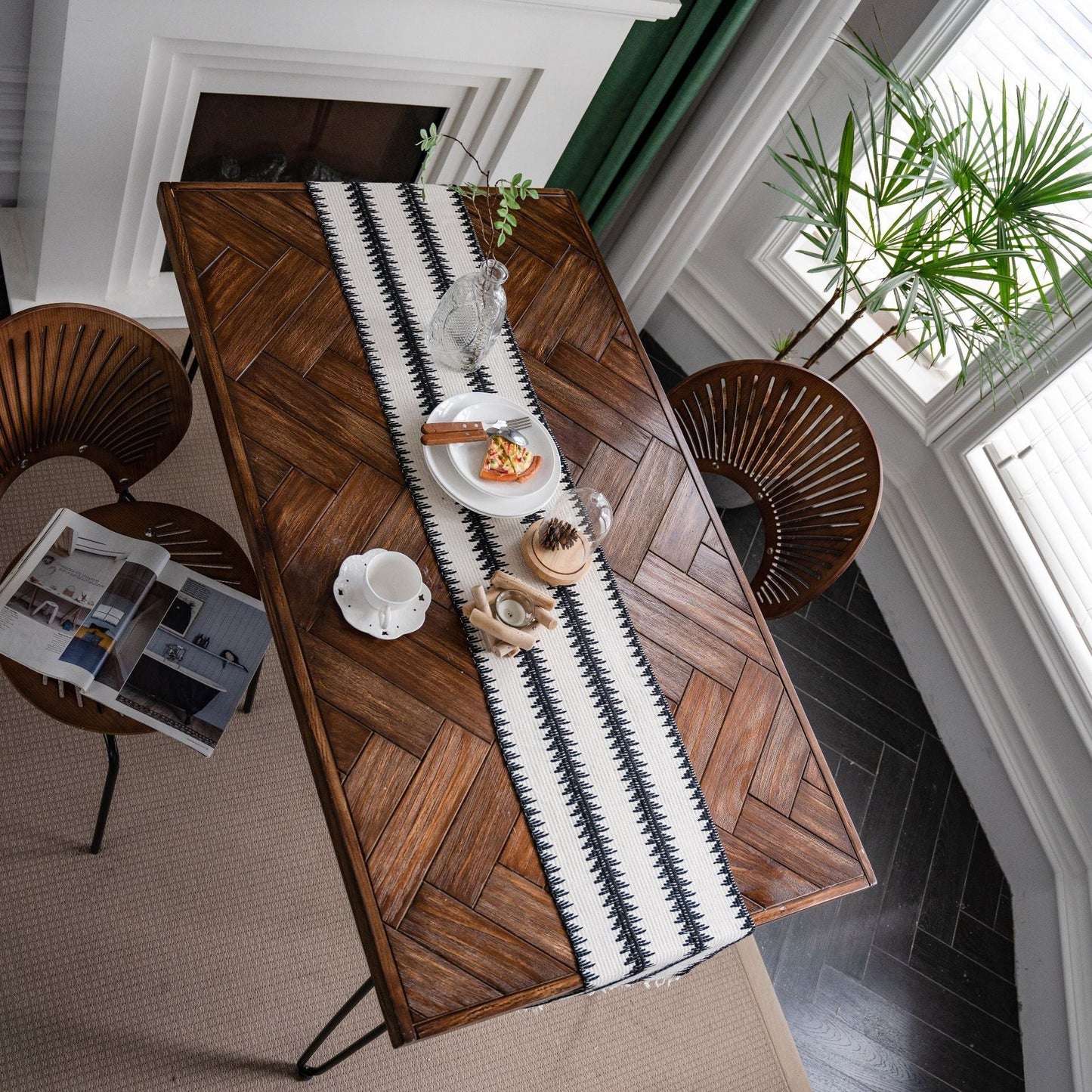 Couverture de table tissée en pin noir et blanc