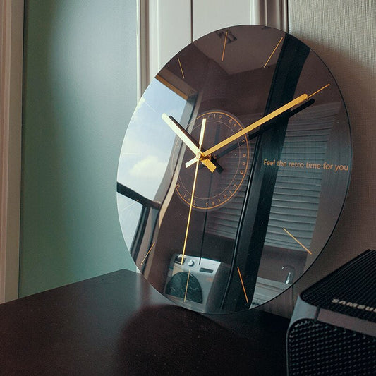 Horloge murale en verre élégante